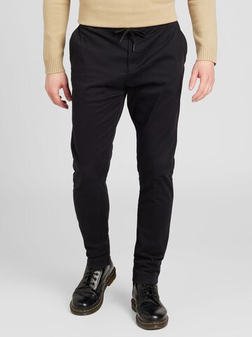 Effilé Pantalon QS en noir : devant