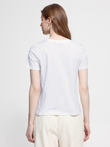 ICHI Тениска 'IHCAMINNA' в бяло