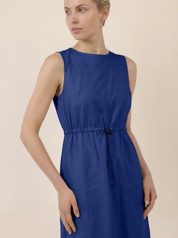 APART Kleid in Blau