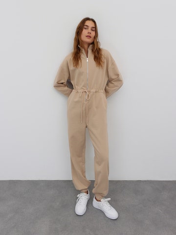 EDITED Jumpsuit 'Sky' in Beige: front