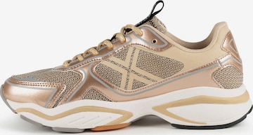 MUNICH Platform trainers 'Leap' in Gold: front