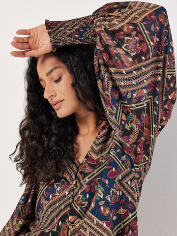 Apricot Blouse ' ' in Blue: front