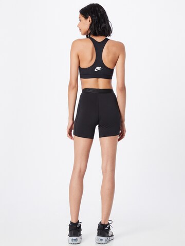 Nike Sportswear Skinny Shorts in Schwarz