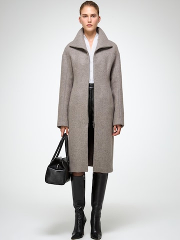 Cappotto invernale 'Zoelle' di V S P in grigio