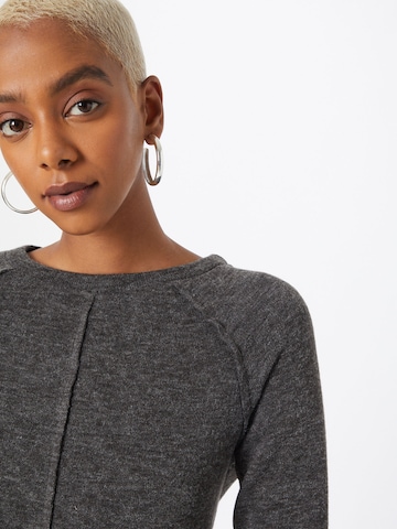 Pull-over 'VMYLDA' VERO MODA en gris