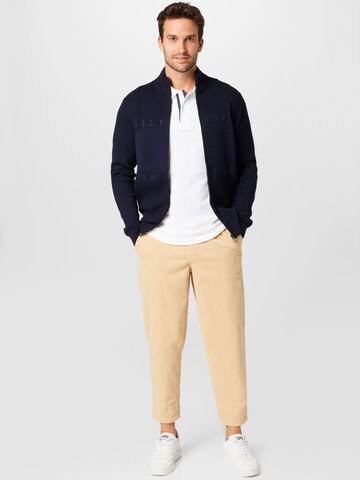 TOMMY HILFIGER - Regular Calças chino 'Bax' em bege