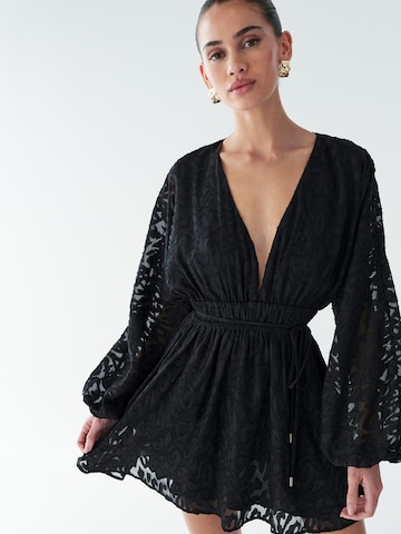 Rochie 'Gracie' de la BWLDR pe negru