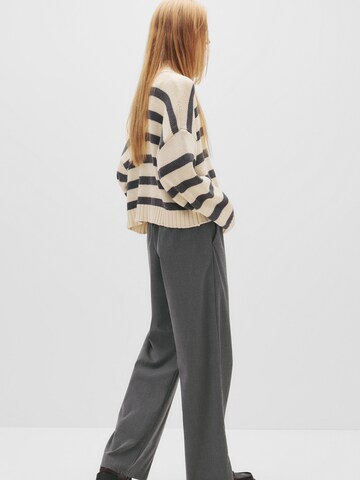 Loosefit Pantalon à pince Pull&Bear en gris