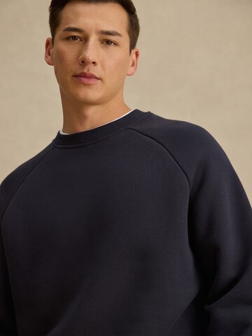 DAN FOX APPAREL Свитшот 'Emin' в Синий