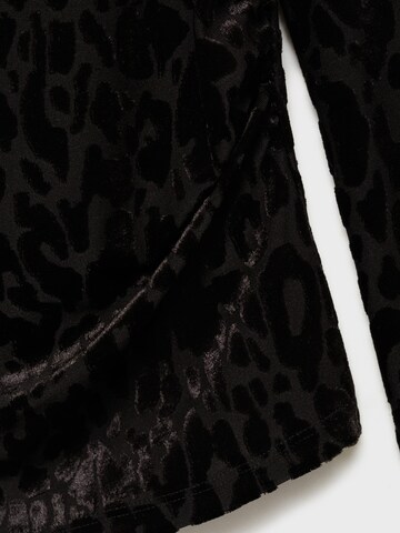 Tricou 'XLEO' de la MANGO pe negru