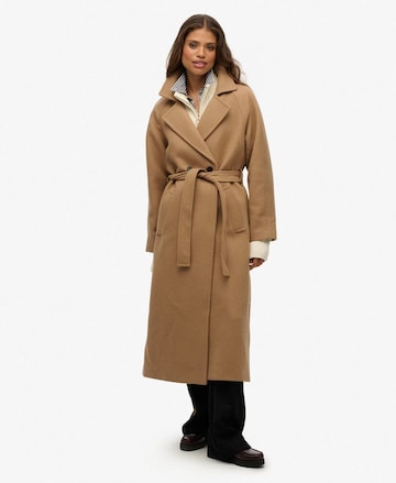 Superdry Tussenmantel in Bruin: voorkant