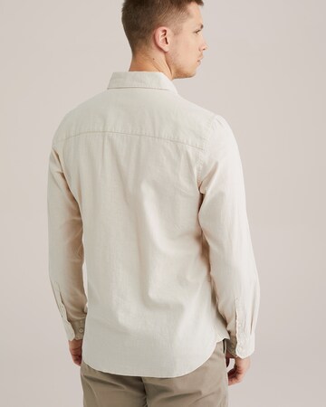 WE Fashion Slim fit Business shirt in Brown