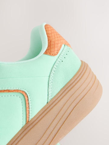 Next Sneaker in Grün