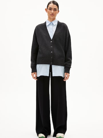 ARMEDANGELS Strickjacke KAAJA in Grau