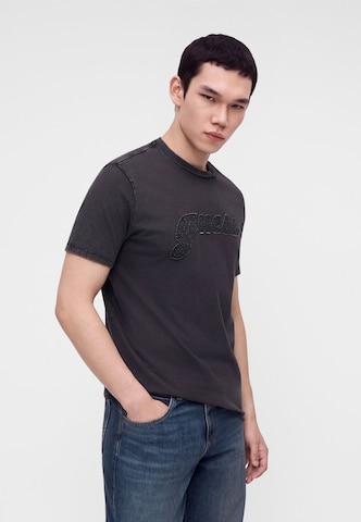 GUESS T-Shirt in Schwarz: Vorderseite