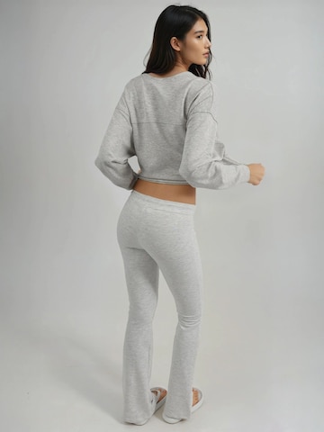 Busem - Flared Calças em cinzento