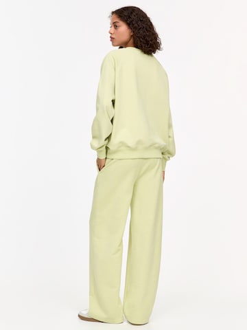 Sweat-shirt Pull&Bear en vert