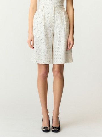 Wide leg Pantaloni con pieghe 'YASDotly' di YAS in bianco: frontale