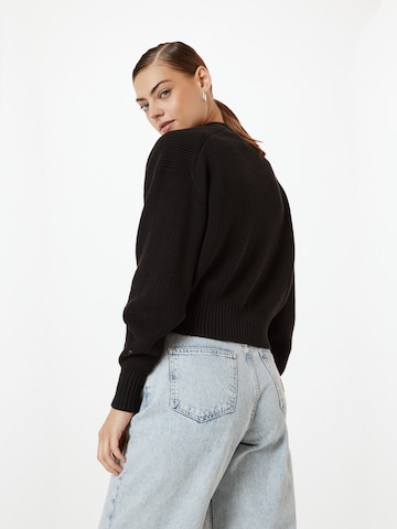 Calvin Klein Jeans Neuletakki värissä musta