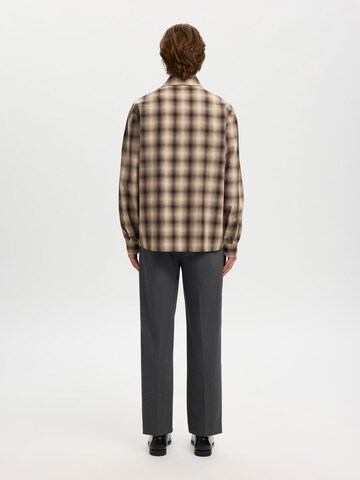 SELECTED - Ajuste confortable Camisa en marrón