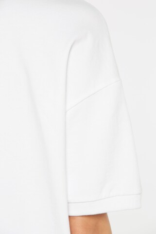 SENSES.THE LABEL Kurzarm-Sweatshirt S:AN mit Wording in Weiß