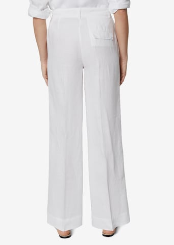 Marc O'Polo Loose fit Pleated Pants in White