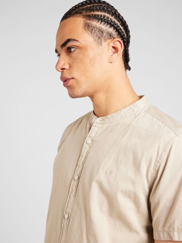 Coupe regular Chemise QS en beige