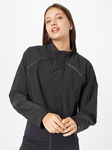 Superdry Sportjacke in Schwarz: predná strana