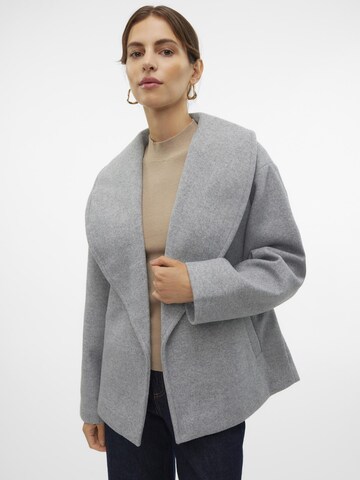 VERO MODA Between-Seasons Coat 'Anne Bergen' in Grey