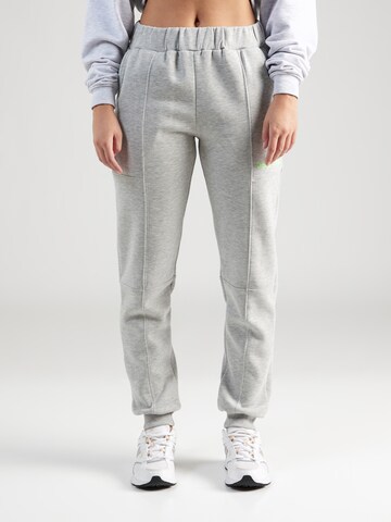 Effilé Pantalon 'RAFINE' The Jogg Concept en gris : devant