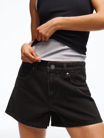 Bershka Regular Jeans in Zwart