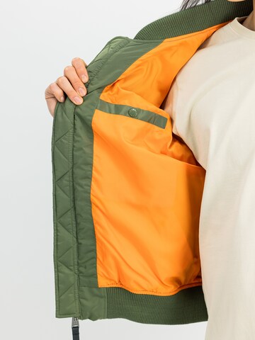 ALPHA INDUSTRIES Преходно яке в зелено