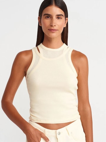Dilvin Tanktops & Camis in Beige: Vorderseite