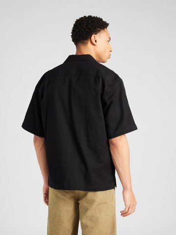 TOPMAN - Comfort Fit Camisa em preto