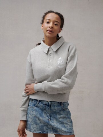 Sweat-shirt Tommy Jeans en gris : devant