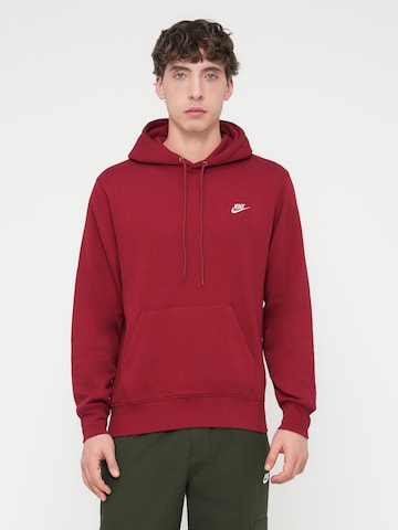 Sweat-shirt 'CLUB' Nike Sportswear en rouge : devant