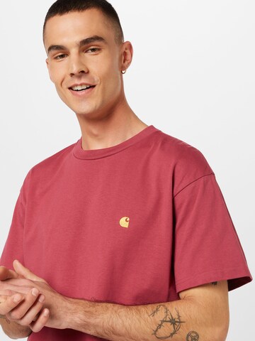 Carhartt WIP T-Shirt 'Chase' in Rot