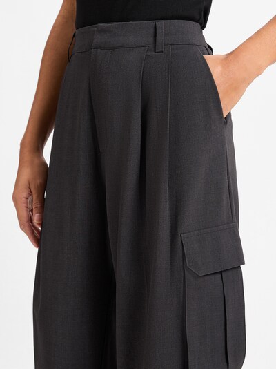mbym Pleat-Front Pants in Anthracite, Item view