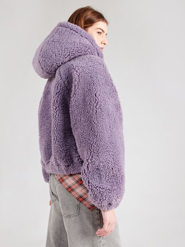 Monki Демисезонная куртка в Лиловый