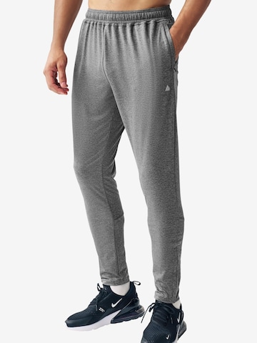 Effilé Pantalon de sport Next en gris : devant
