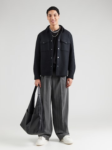 GUESS - Sudadera en negro