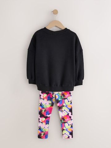 Next - Conjunto en negro
