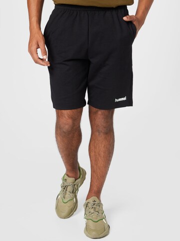 Hummel Regular Workout Pants in Black: front