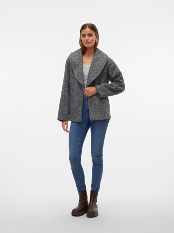 VERO MODA Prehodna jakna 'VMElitebergen' | siva barva