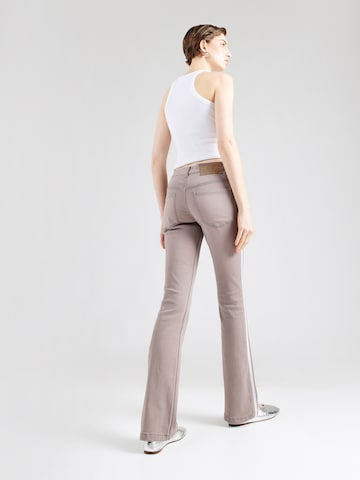 ADIDAS ORIGINALS Rozšírený strih Džínsy 'Adilenium Season 4 Teamgeist' - Ružová