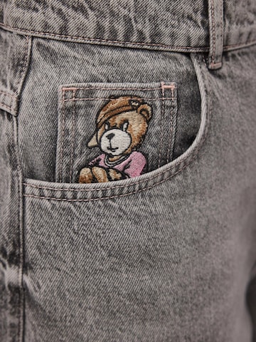 IT'S BASIC Baggy Jeans 'BERMUDA DENIM SHORT' in Grijs