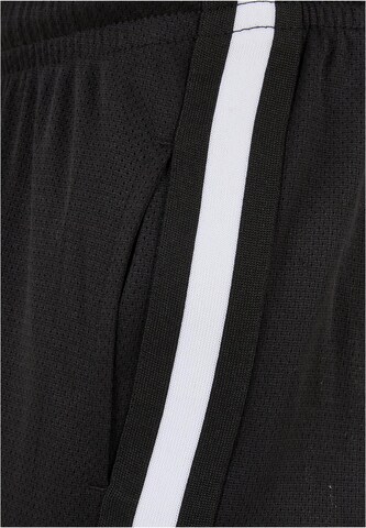 Urban Classics Regular Pants in Black