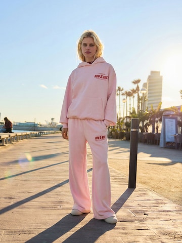 Bershka Суичър в розово: отпред