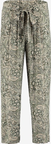 regular Pantaloni con pieghe 'Ci44ra' di Hailys in verde: frontale