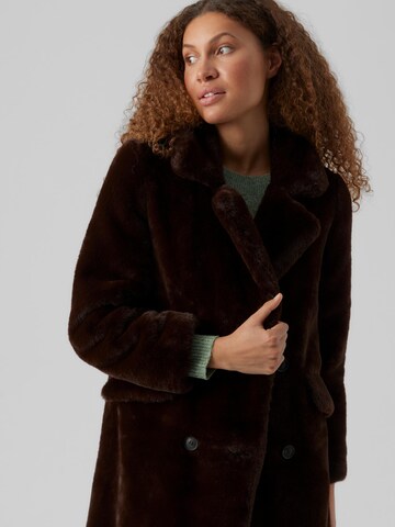 Manteau d’hiver 'VMSUIELLY' VERO MODA en marron